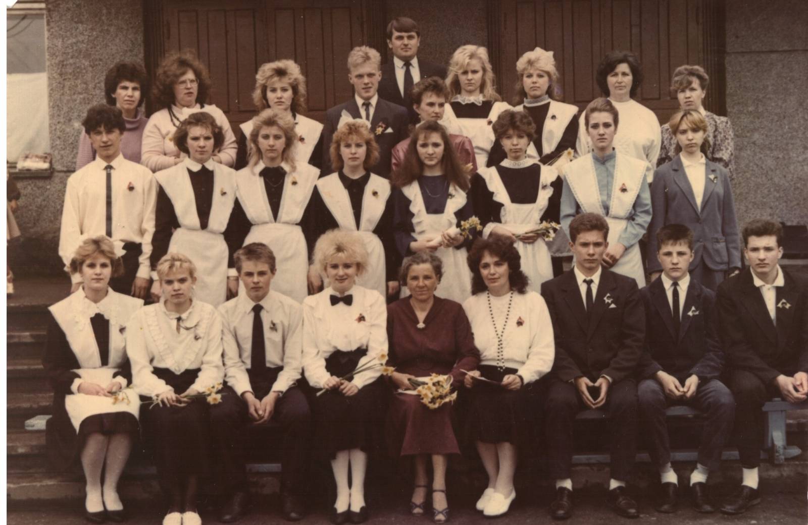 найти фото школы 49 выпуск 1975 год